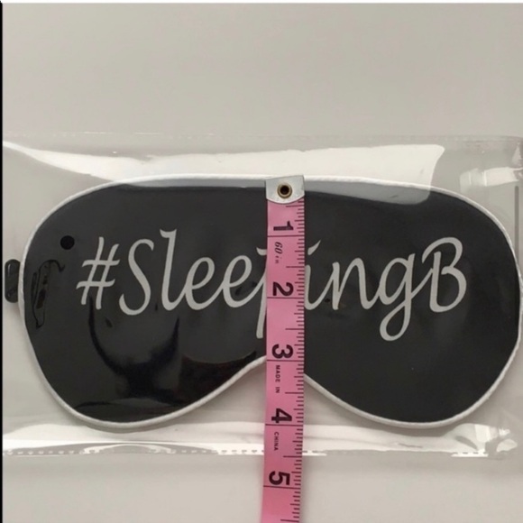 Silk Sleeping Eye Mask Hashtag SleepingB Black - Picture 4 of 7